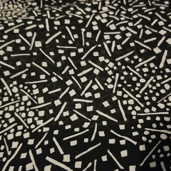 Laura Scott blouse size XL, black & off white print - Picture 7 of 8